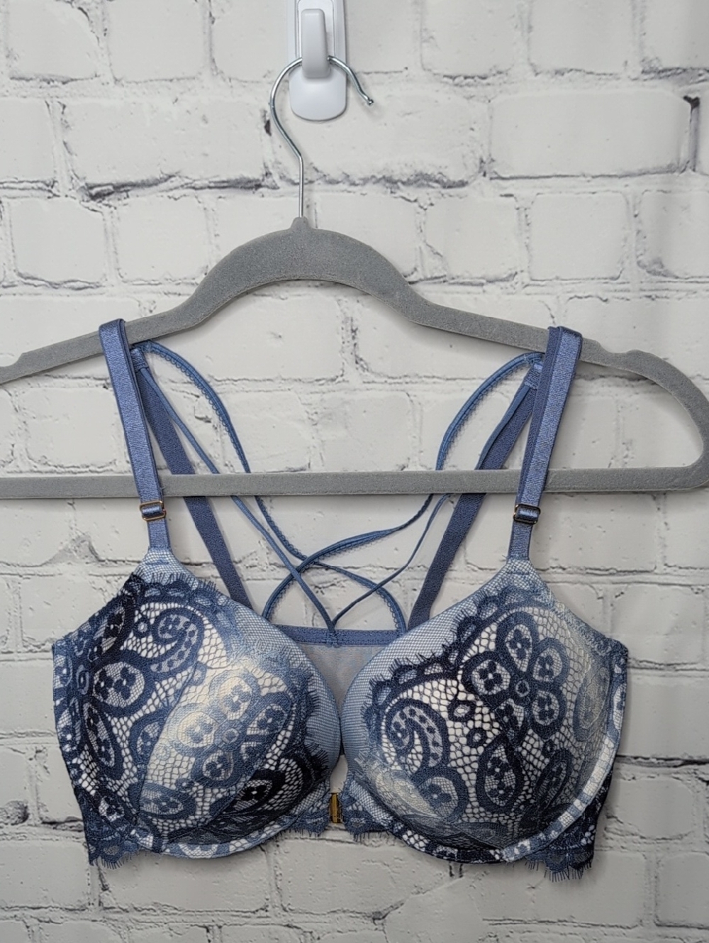 Victoria's Secret Very Sexy Blue Paisley Lace Push-Up Bra with Strappy Back